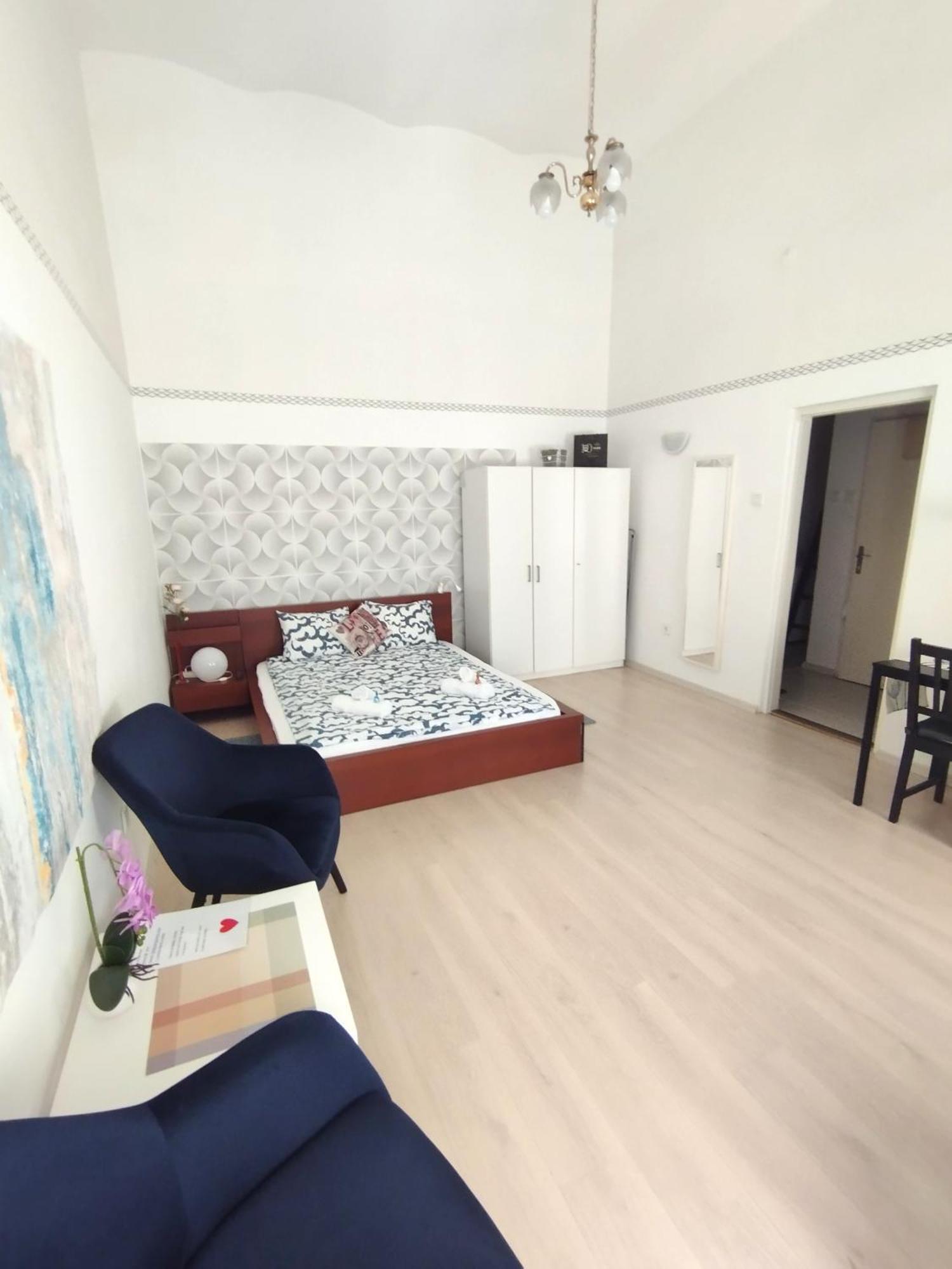 Free Parking Garage! Downtown Apartment Close To New York Cafe Budapest Kültér fotó